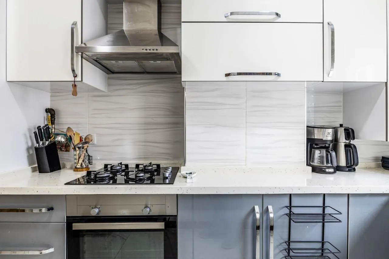 Spacious Flat Near Bagdat Avenue In Suadiye Apartment Istanbul