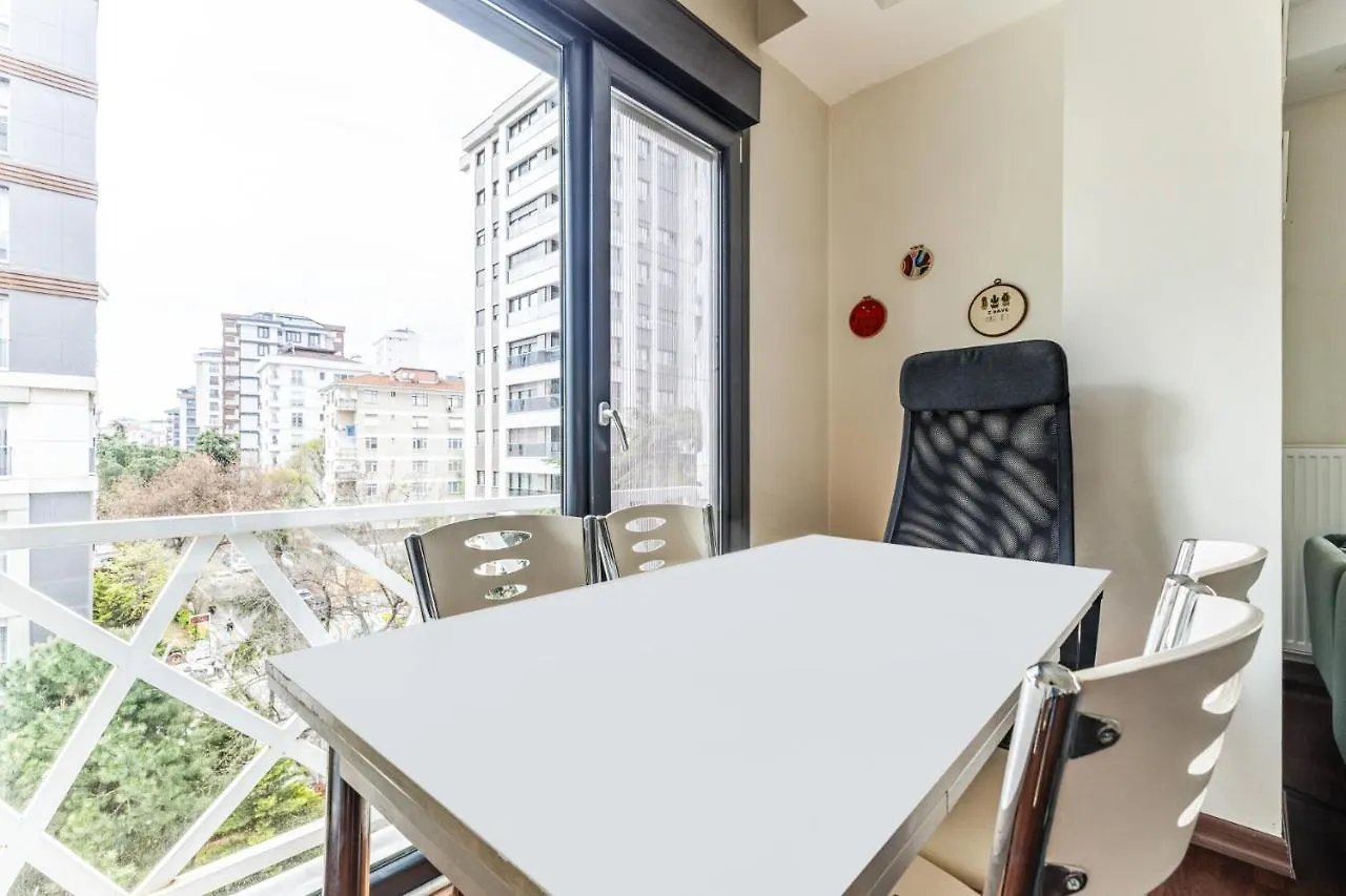 Апартаменты Spacious Flat Near Bagdat Avenue In Suadiye Стамбул Турция