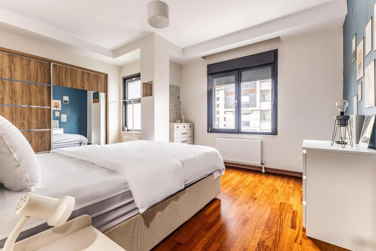 Апартаменты Spacious Flat Near Bagdat Avenue In Suadiye Стамбул Турция