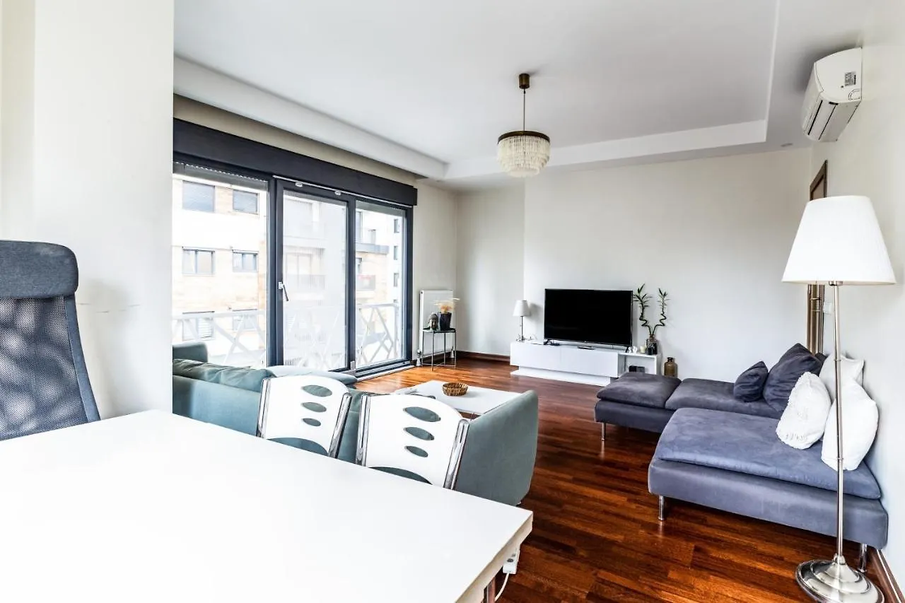 Апартаменты Spacious Flat Near Bagdat Avenue In Suadiye Стамбул